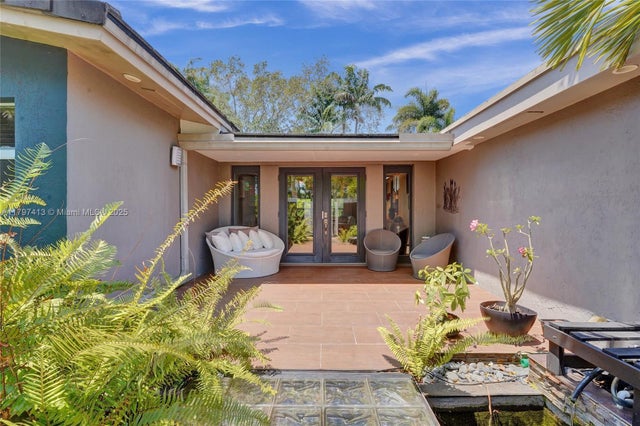 2 of 39 - 2213 Ne 17th Ave, Wilton Manors, FL
