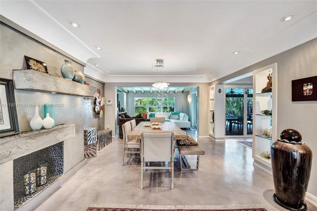 4 of 39 - 2213 Ne 17th Ave, Wilton Manors, FL