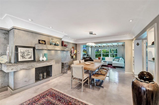 5 of 39 - 2213 Ne 17th Ave, Wilton Manors, FL