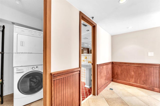 5 of 69 - 801 N Venetian Dr 208, Miami Beach, FL