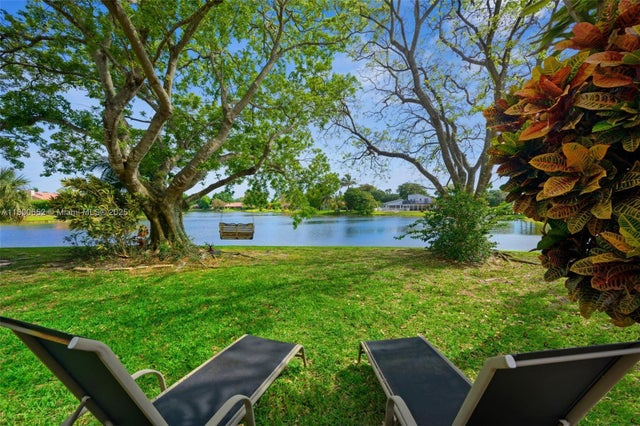 1 of 40 - 11235 Lakeview Dr 13-d, Coral Springs, FL
