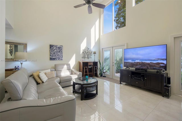 4 of 40 - 11235 Lakeview Dr 13-d, Coral Springs, FL