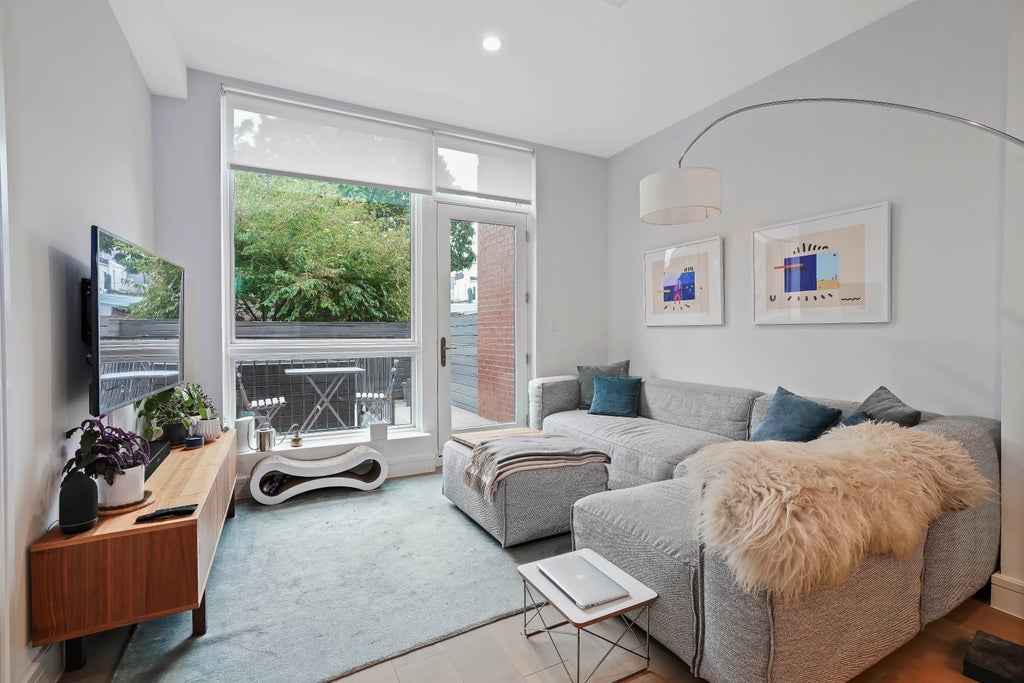 1 of 33 - 695 6th Avenue 1j, New York City, NY