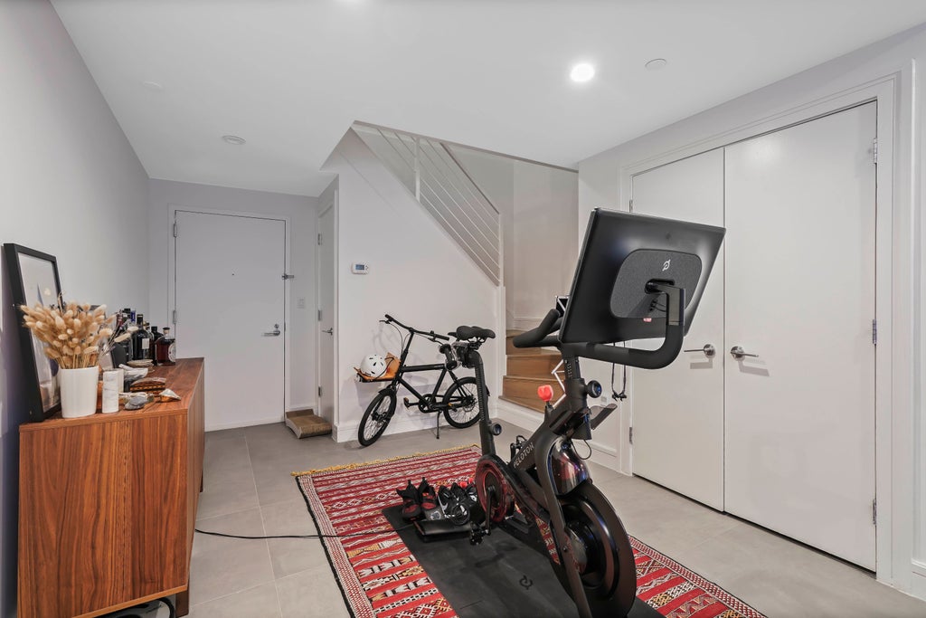 9 of 33 - 695 6th Avenue 1j, New York City, NY