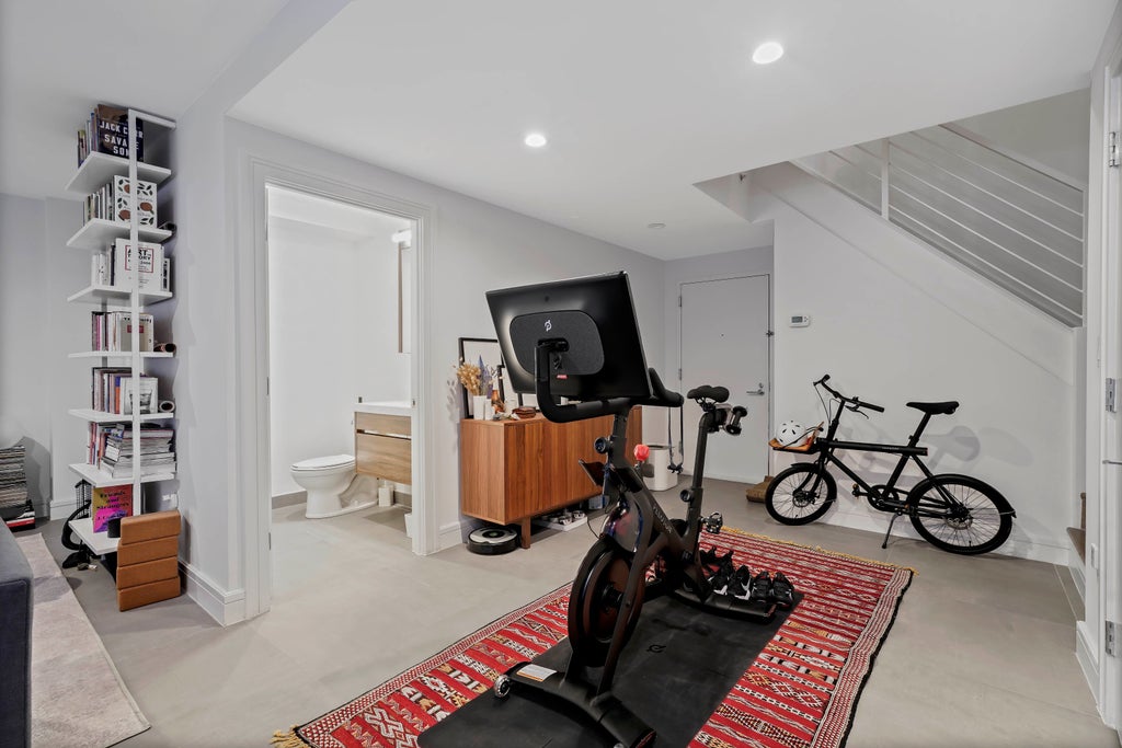 11 of 33 - 695 6th Avenue 1j, New York City, NY