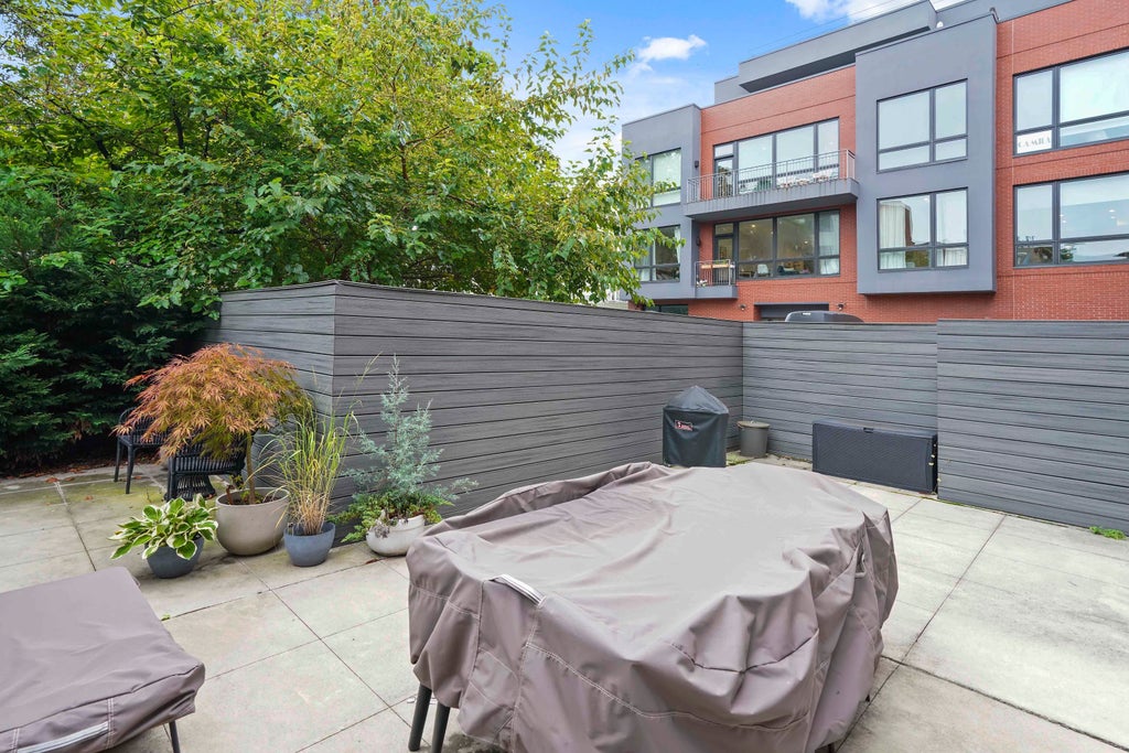 18 of 33 - 695 6th Avenue 1j, New York City, NY