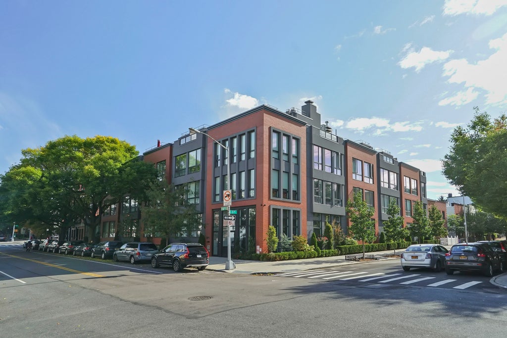 29 of 33 - 695 6th Avenue 1j, New York City, NY