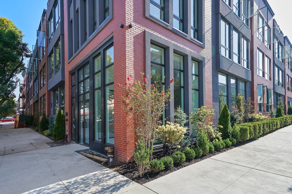 30 of 33 - 695 6th Avenue 1j, New York City, NY