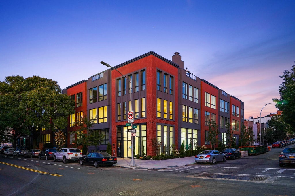 31 of 33 - 695 6th Avenue 1j, New York City, NY