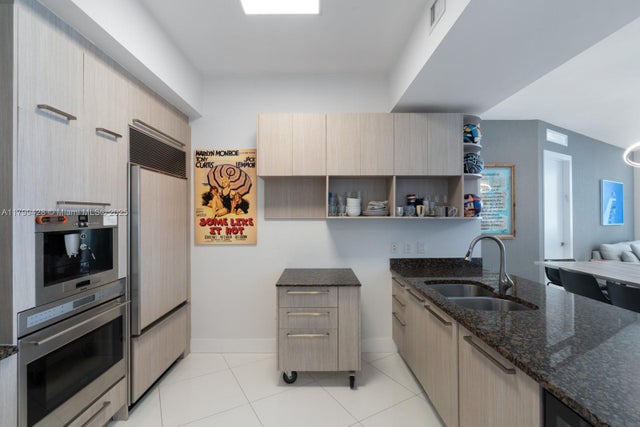 5 of 19 - 15901 Collins Ave 1207, Sunny Isles Beach, FL