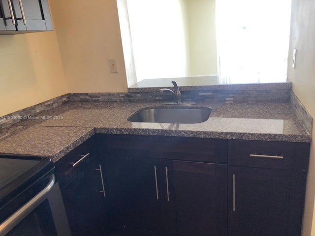 2 of 7 - 492 Nw 165th St Rd C514, Miami, FL