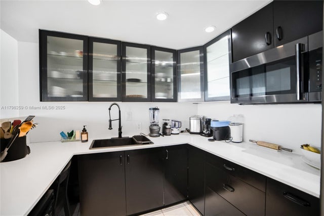 4 of 47 - 100 Bayview Dr 1502, Sunny Isles Beach, FL