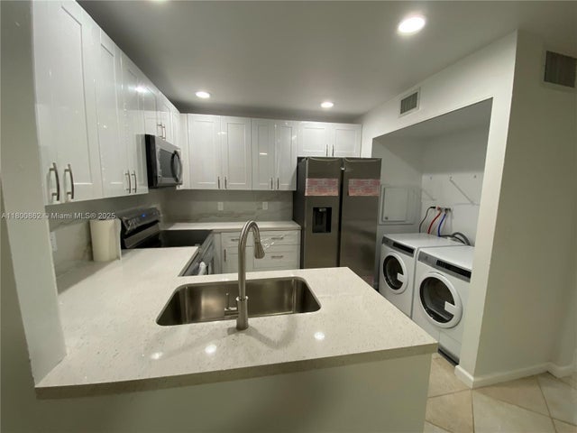 1 of 28 - 3524 Gardens East Dr B, Palm Beach Gardens, FL