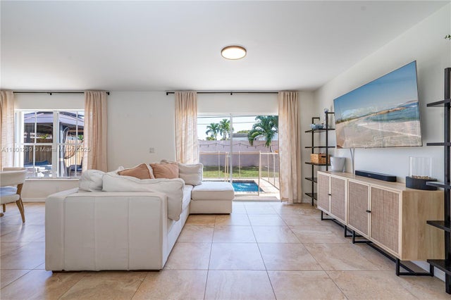 3 of 29 - 6284 Duval Dr, Margate, FL