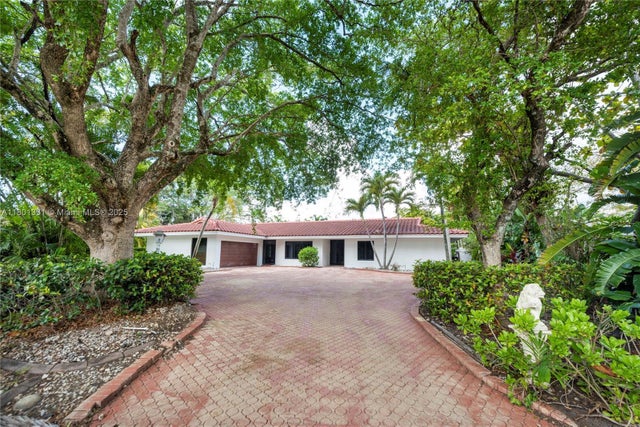 1 of 8 - 2800 Palmer Dr, Hollywood, FL