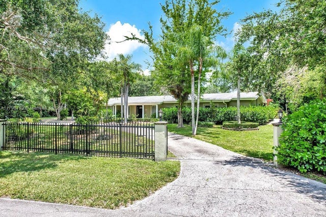 1 of 39 - 6551 Sw 126th St, Pinecrest, FL