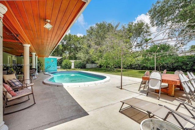 4 of 39 - 6551 Sw 126th St, Pinecrest, FL
