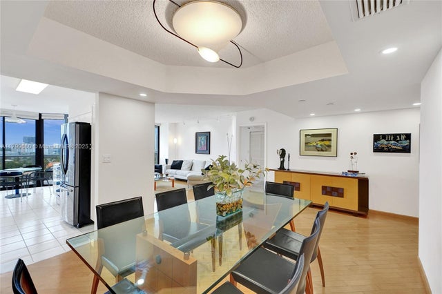 2 of 50 - 3598 Yacht Club Dr 1101, Aventura, FL
