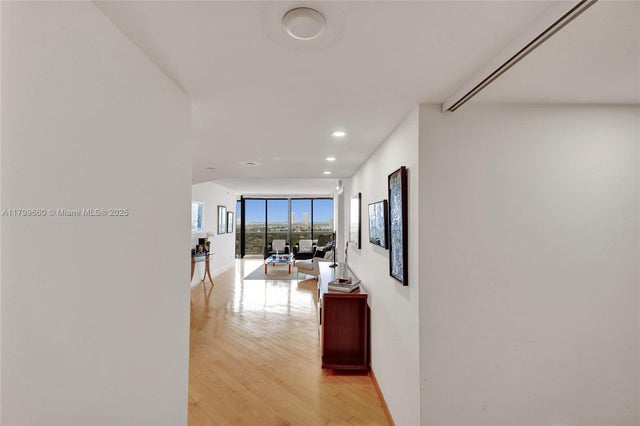 4 of 50 - 3598 Yacht Club Dr 1101, Aventura, FL