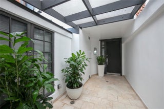 Photo of Listing #A11801021