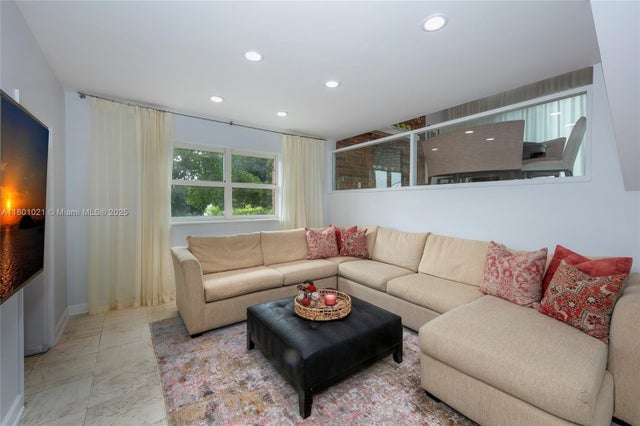 3 of 30 - 1530 Ne Quayside Ter A1, Miami, FL