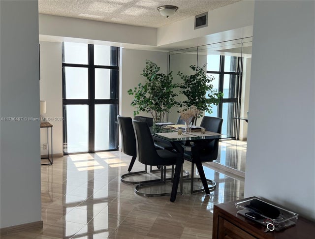 2 of 60 - 4000 Ne Towerside Ter 1101, Miami, FL