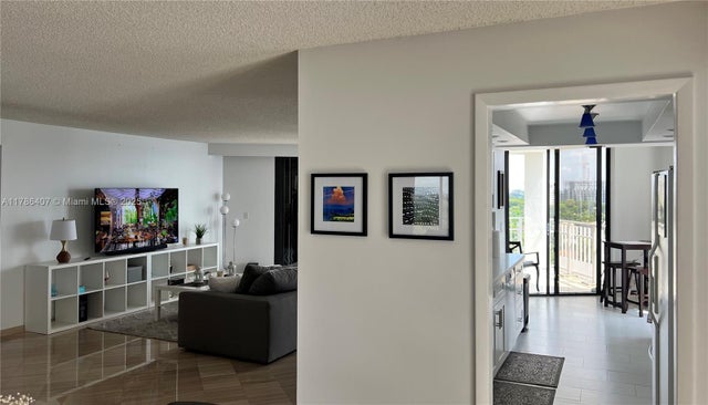 3 of 60 - 4000 Ne Towerside Ter 1101, Miami, FL