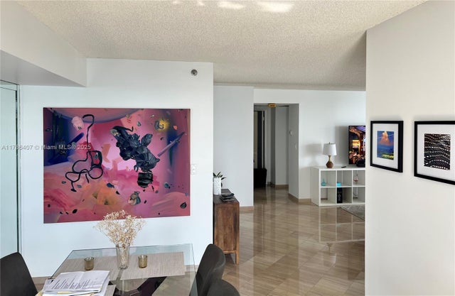 4 of 60 - 4000 Ne Towerside Ter 1101, Miami, FL