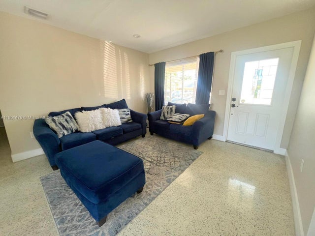 4 of 25 - 231 Nw 14th St, Homestead, FL