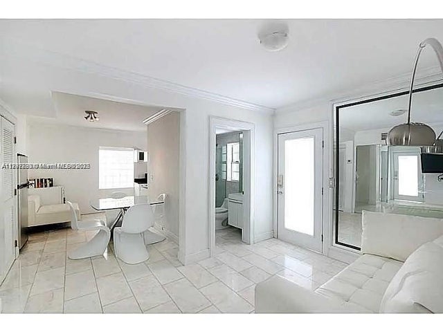 3 of 11 - 928 Jefferson Ave 1, Miami Beach, FL