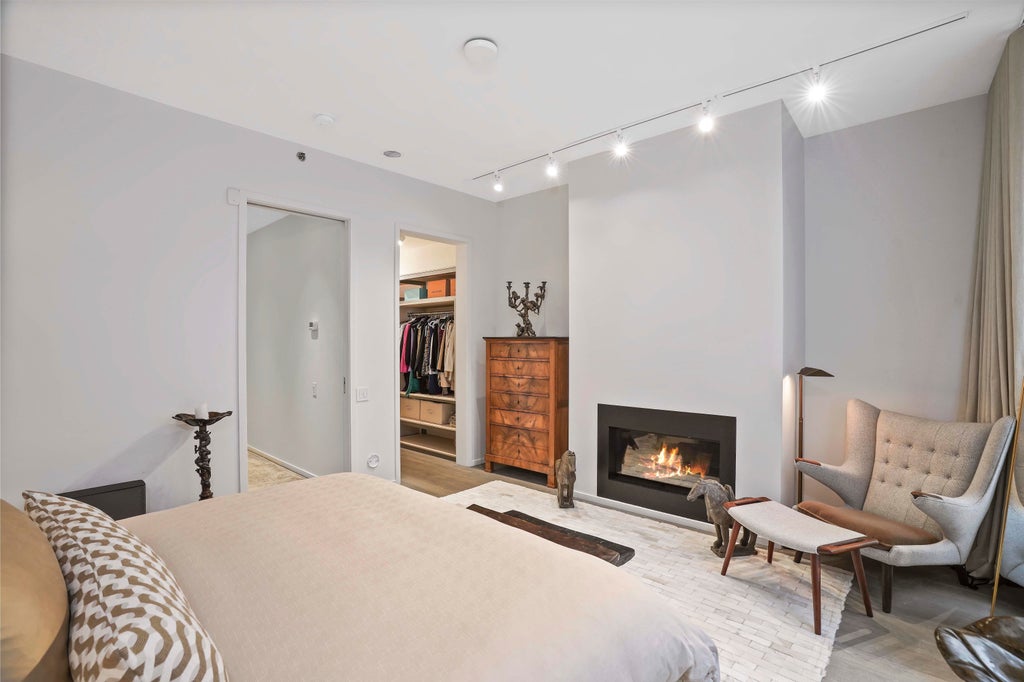 13 of 38 - 175 Water Street, New York City, NY