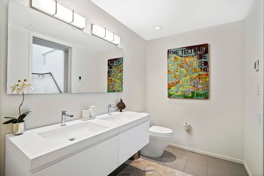 19 of 38 - 175 Water Street, New York City, NY