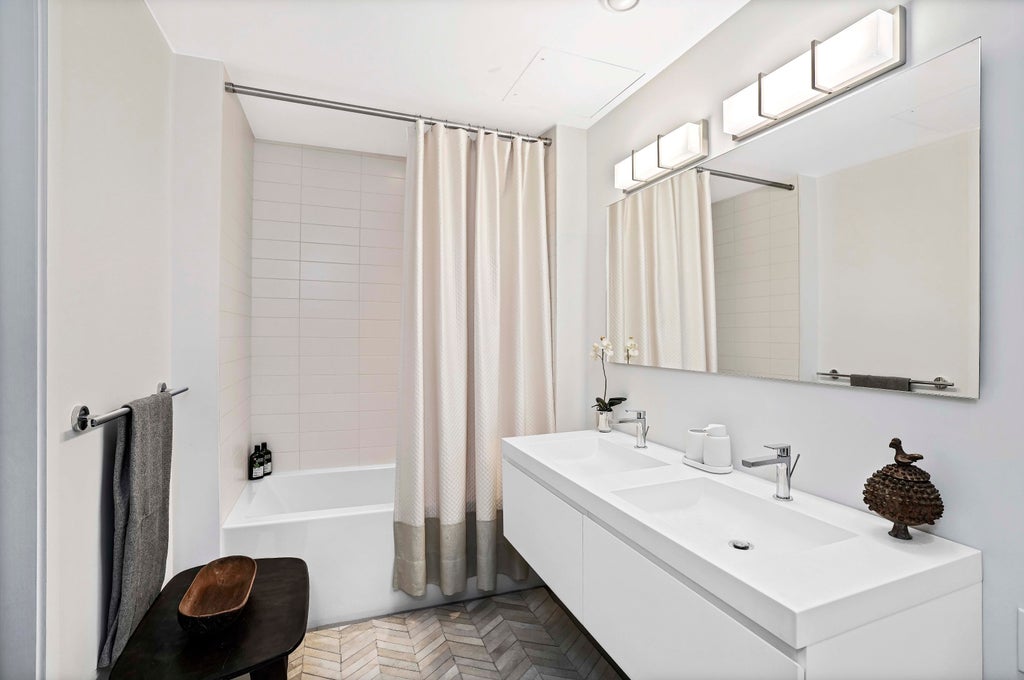 20 of 38 - 175 Water Street, New York City, NY
