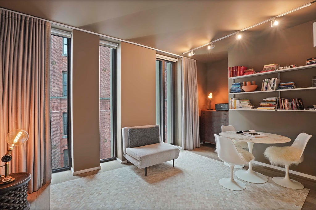 21 of 38 - 175 Water Street, New York City, NY