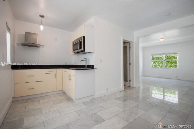 4 of 7 - 928 Jefferson Ave 3, Miami Beach, FL