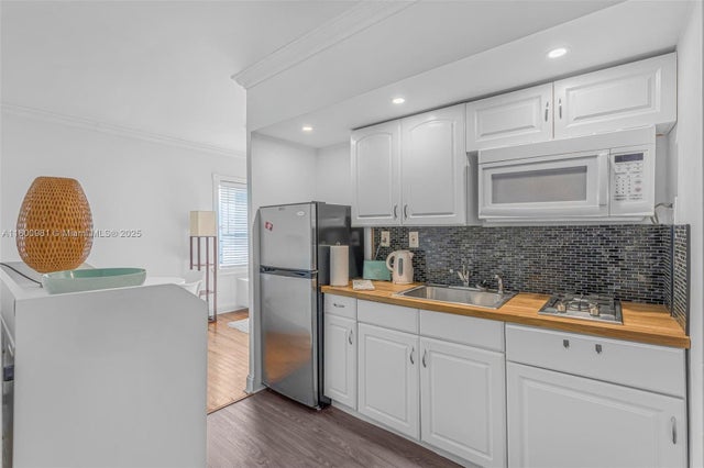 4 of 36 - 1555 Pennsylvania Ave 209, Miami Beach, FL