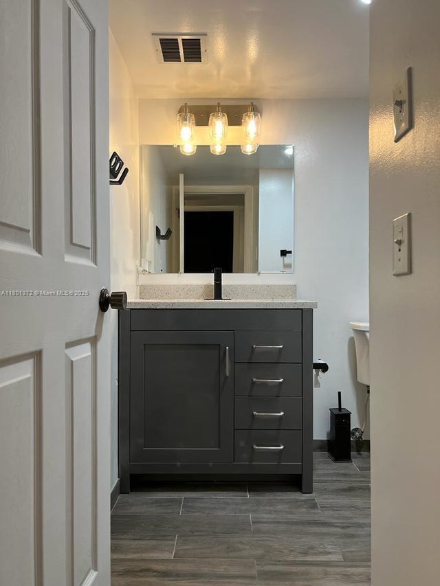 3 of 14 - 2751 Taft St 302, Hollywood, FL