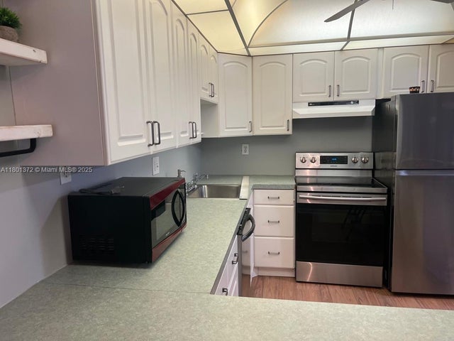5 of 14 - 2751 Taft St 302, Hollywood, FL