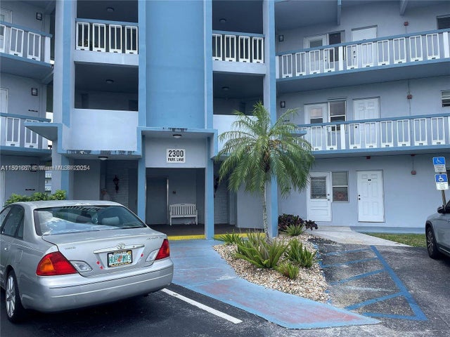 1 of 13 - 2300 Park Ln 314, Hollywood, FL