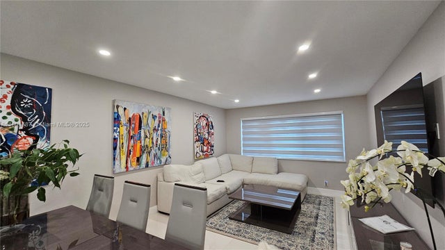 3 of 13 - 2300 Park Ln 314, Hollywood, FL