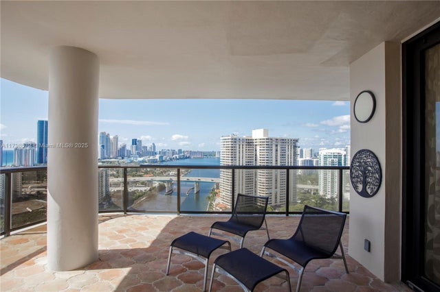 4 of 26 - 19667 Turnberry Way 27-k, Aventura, FL