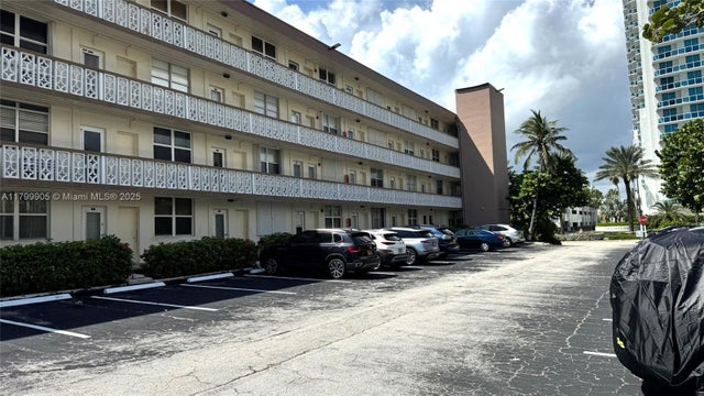 4 of 24 - 1936 S Ocean Dr 8d, Hallandale Beach, FL