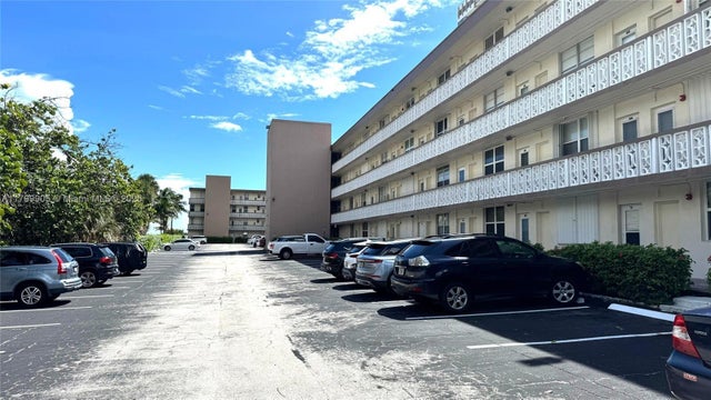 5 of 24 - 1936 S Ocean Dr 8d, Hallandale Beach, FL