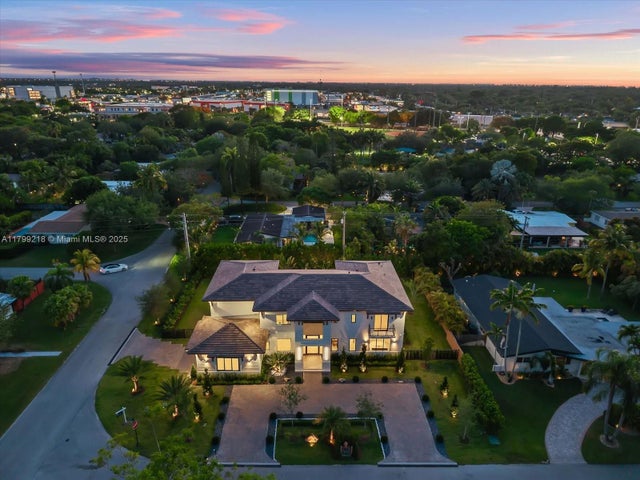 4 of 76 - 12940 Sw 82nd Pl, Pinecrest, FL