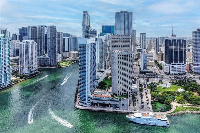3 of 32 - 335 S Biscayne Blvd 4000, Miami, FL