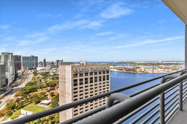 4 of 32 - 335 S Biscayne Blvd 4000, Miami, FL