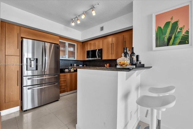 5 of 32 - 335 S Biscayne Blvd 4000, Miami, FL
