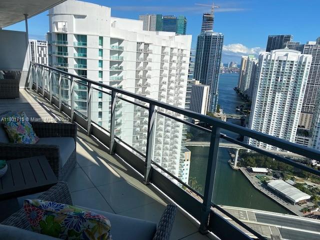 4 of 18 - 90 Sw 3rd St 4001, Miami, FL