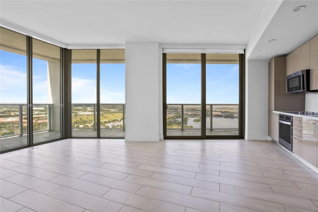 5 of 33 - 2000 Metropica Way 2504, Sunrise, FL