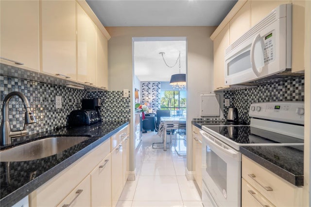 2 of 35 - 16900 Ne 14th Ave 201, North Miami Beach, FL